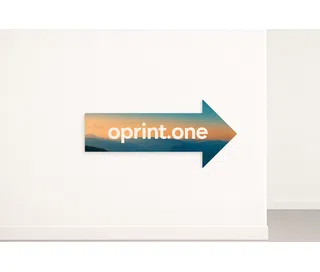 Informational sticker – arrow-shaped with the “oprint.one” print. Ideal for shopping malls, events, or trade shows.